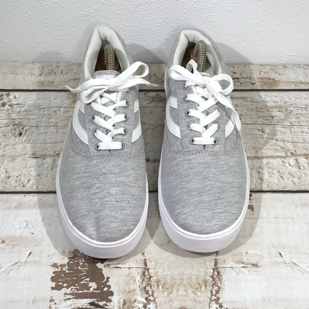 Tretorn Chelsea Womens Gray Sneakers Size 9